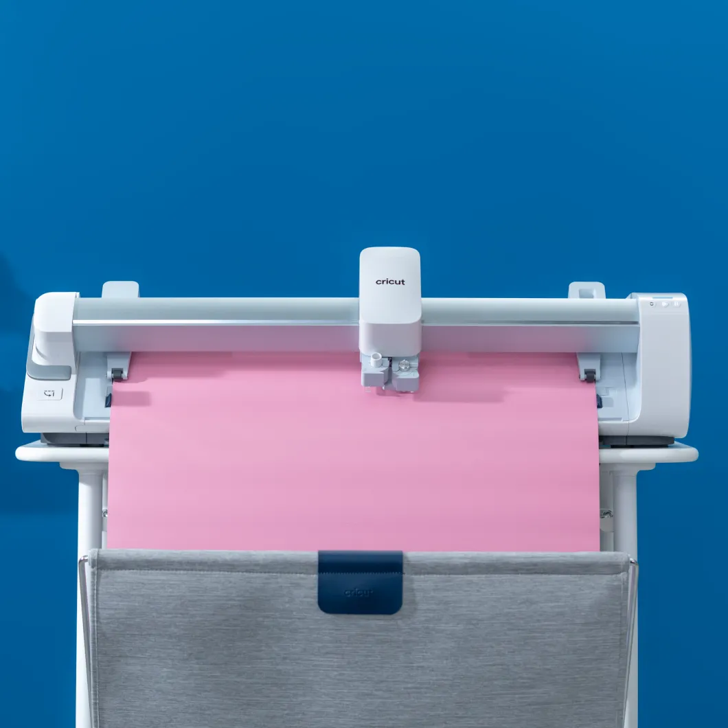 Pack Cricut Venture™ + support d'accueil